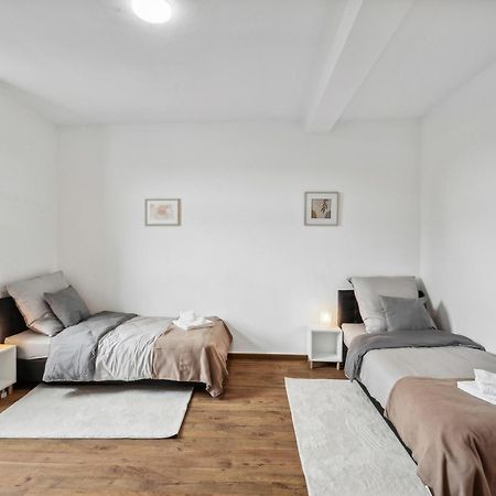 Wupper Home Ii, Top Lage Ideal Fuer Geschaeftsleute, Monteure, Familien, 3 Zimmer, Flachbild-Tv Wuppertal Ngoại thất bức ảnh