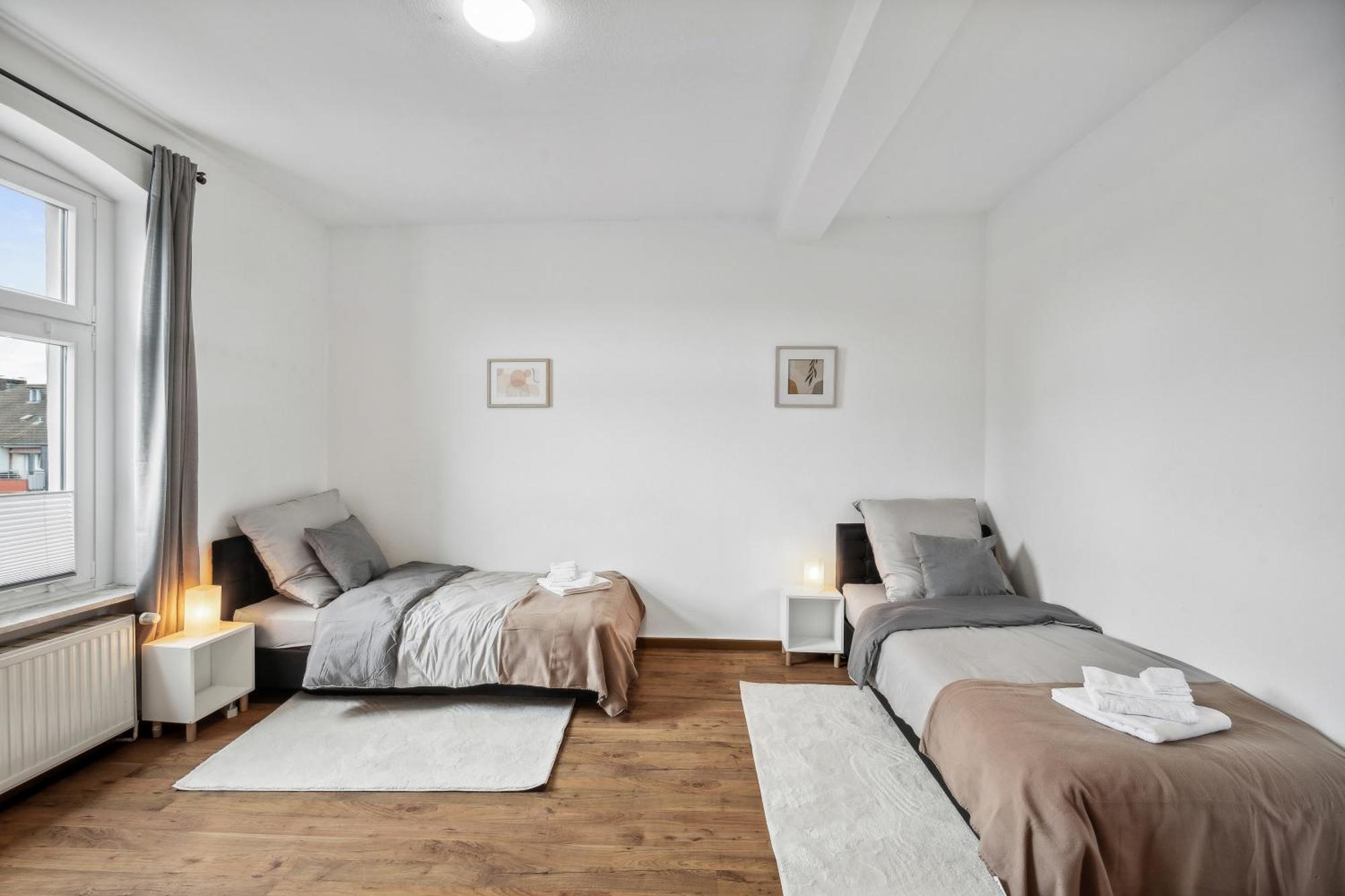 Wupper Home Ii, Top Lage Ideal Fuer Geschaeftsleute, Monteure, Familien, 3 Zimmer, Flachbild-Tv Wuppertal Ngoại thất bức ảnh