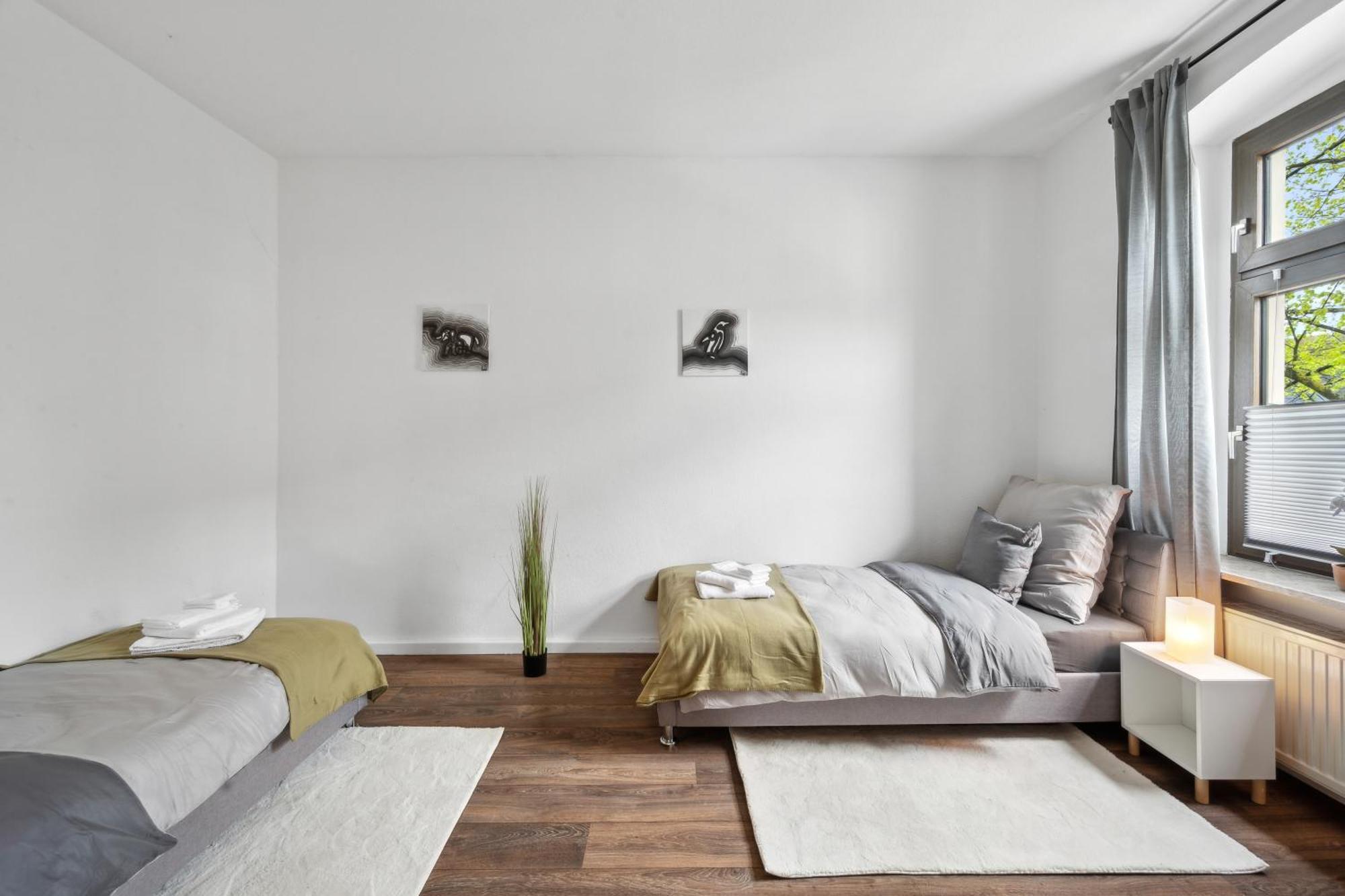 Wupper Home Ii, Top Lage Ideal Fuer Geschaeftsleute, Monteure, Familien, 3 Zimmer, Flachbild-Tv Wuppertal Ngoại thất bức ảnh